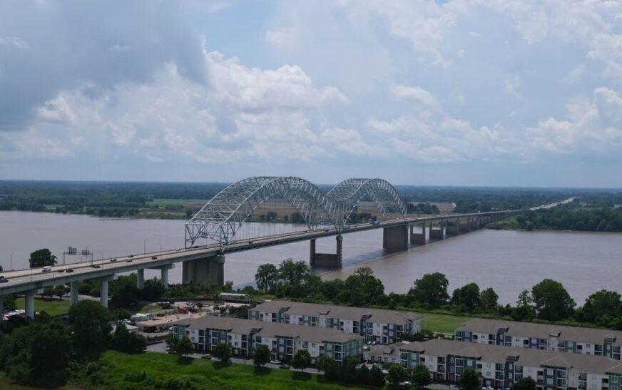 Aerial photo of the Hernando de Soto Bridge spanning the Mississippi River in Memphis, Tennessee.
